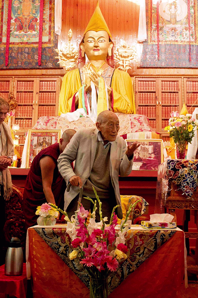 Khyongla Rato Rinpoche greeting the audience.