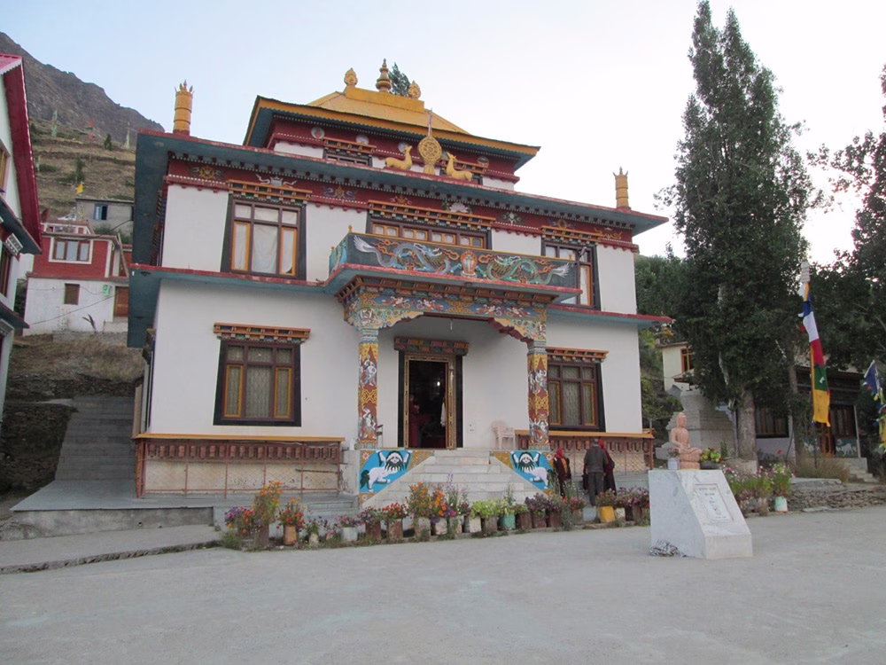 Kardang Gompa at the start of the kora – a good place to spend the night for an early morning start