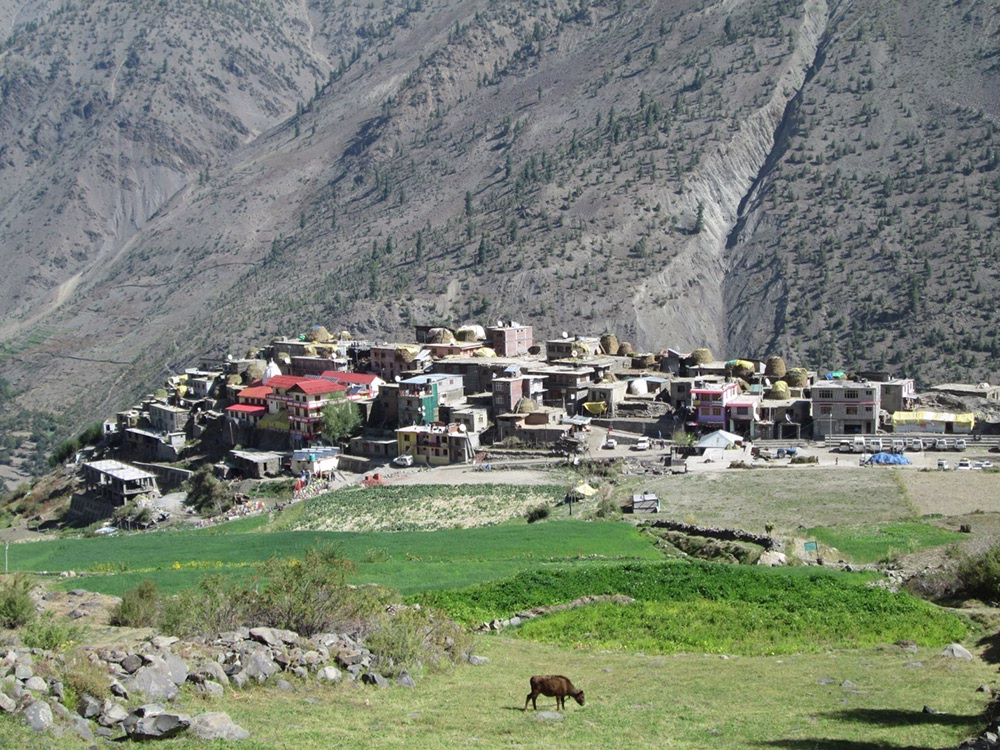 Next destination: the little village of Triloknath (Phakpa), home of the special Chenrezig statue